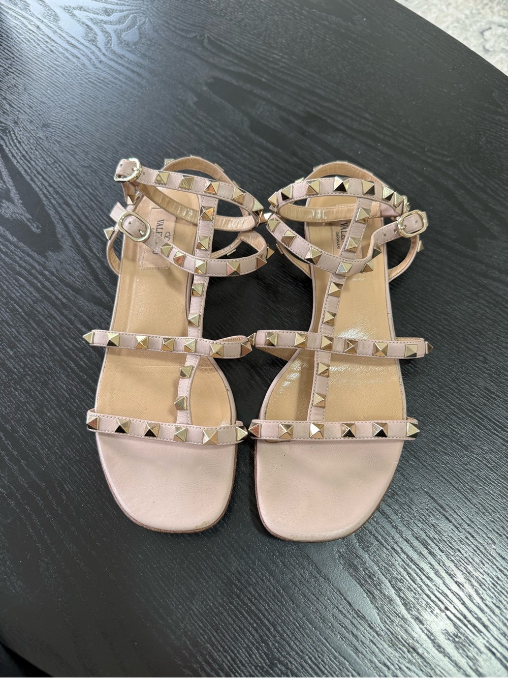 Valentino Garavani Rockstud Flat Calfskin Sandals with Straps Size 38